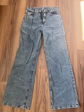 Classic Women's Light Blue Acid Wash Jeans